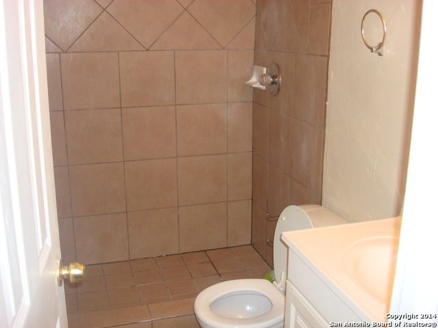 1447 EDRIS DR, San Antonio, TX 78224