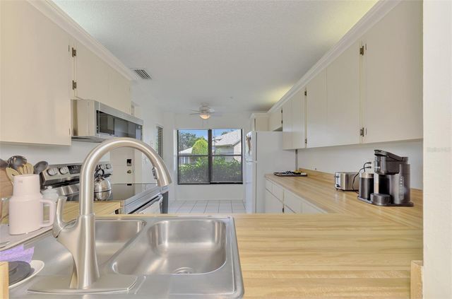 952 N BENEVA ROAD V-23, Sarasota, FL 34232