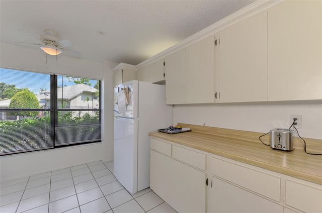 952 N BENEVA ROAD V-23, Sarasota, FL 34232