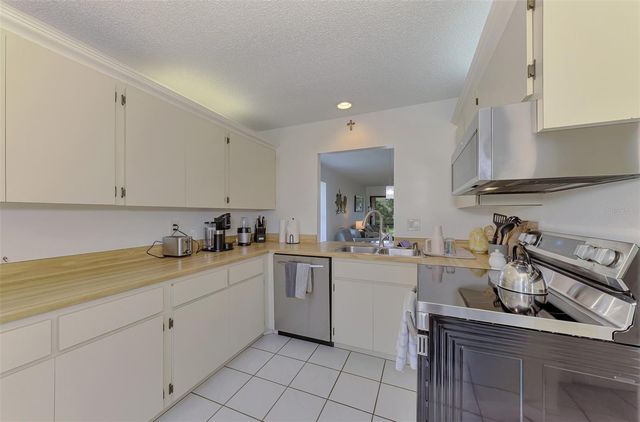 952 N BENEVA ROAD V-23, Sarasota, FL 34232