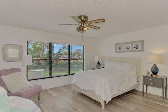 952 N BENEVA ROAD V-23, Sarasota, FL 34232