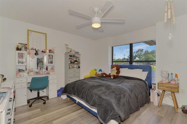 952 N BENEVA ROAD V-23, Sarasota, FL 34232