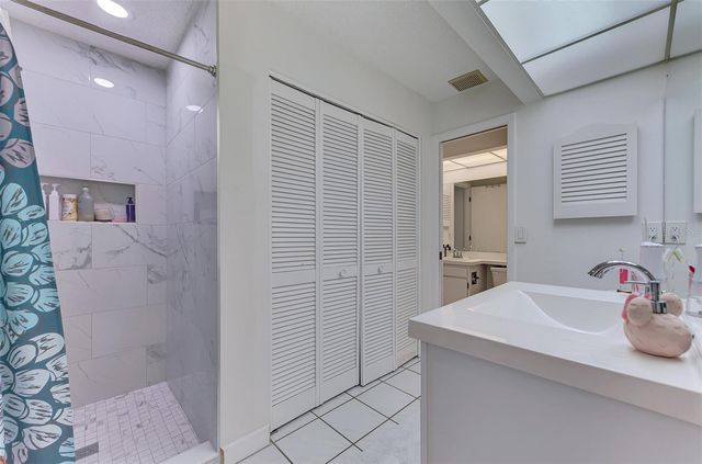 952 N BENEVA ROAD V-23, Sarasota, FL 34232