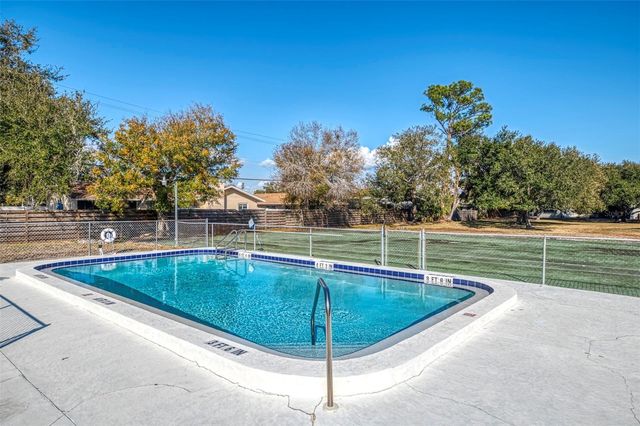 952 N BENEVA ROAD V-23, Sarasota, FL 34232