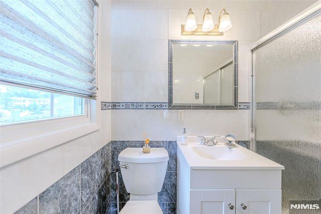22 Cypress Lane, Paramus, NJ 07652