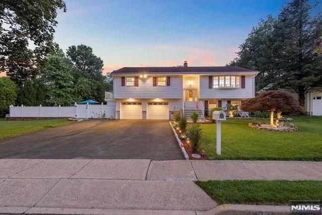 22 Cypress Lane, Paramus, NJ 07652