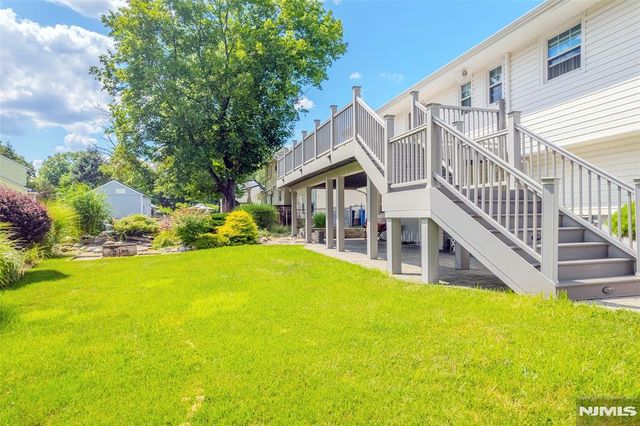 22 Cypress Lane, Paramus, NJ 07652