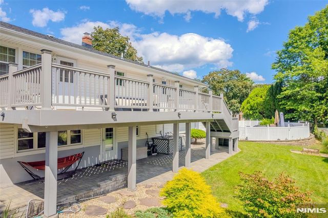 22 Cypress Lane, Paramus, NJ 07652