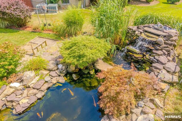 22 Cypress Lane, Paramus, NJ 07652