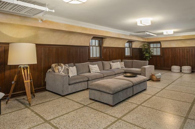 2740 W Lake Of The Isles Parkway, Minneapolis, MN 55416