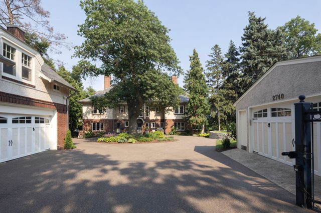 2740 W Lake Of The Isles Parkway, Minneapolis, MN 55416