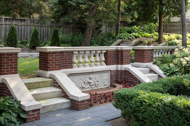 2740 W Lake Of The Isles Parkway, Minneapolis, MN 55416