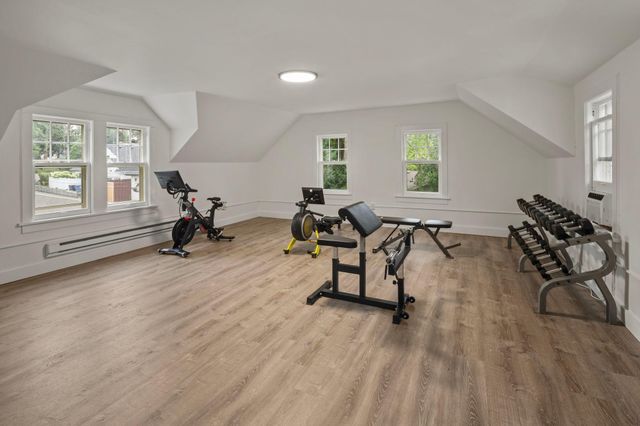 2740 W Lake Of The Isles Parkway, Minneapolis, MN 55416