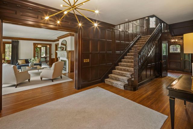 2740 W Lake Of The Isles Parkway, Minneapolis, MN 55416