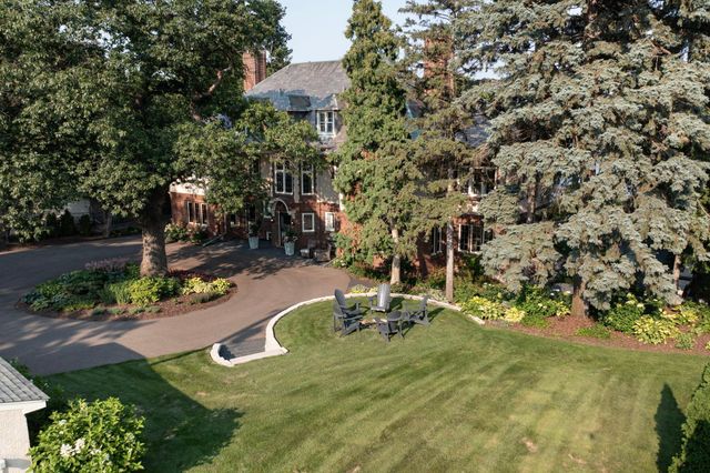 2740 W Lake Of The Isles Parkway, Minneapolis, MN 55416