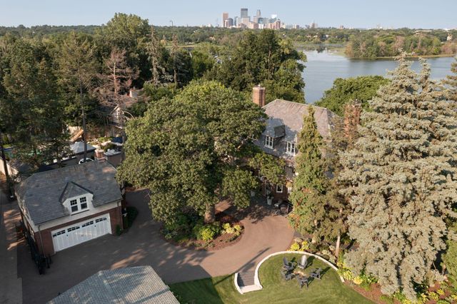 2740 W Lake Of The Isles Parkway, Minneapolis, MN 55416