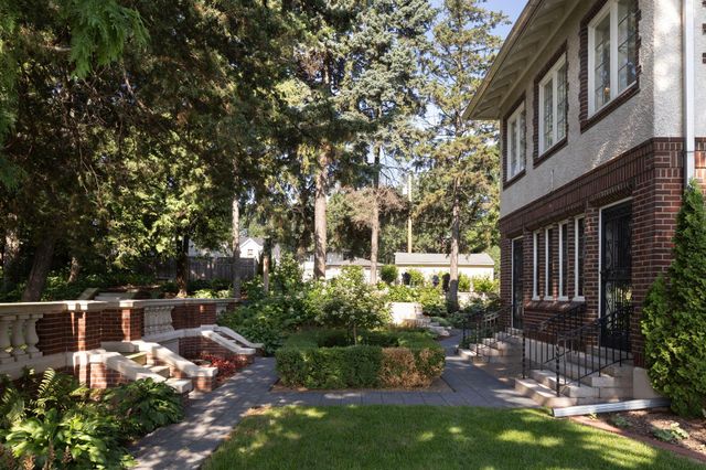 2740 W Lake Of The Isles Parkway, Minneapolis, MN 55416