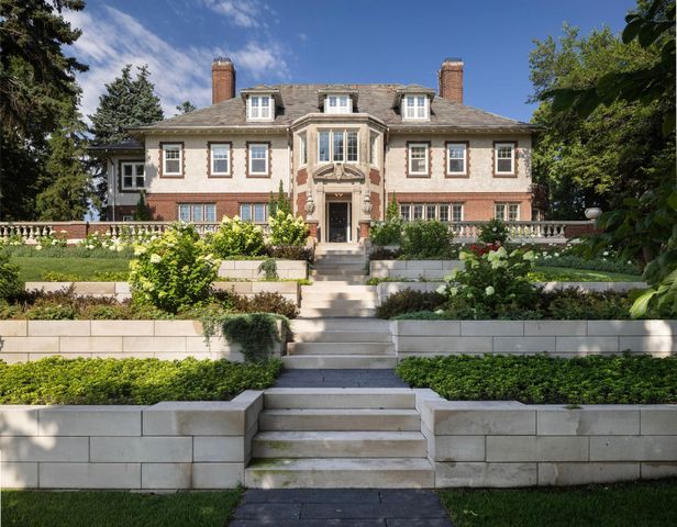 2740 W Lake Of The Isles Parkway, Minneapolis, MN 55416