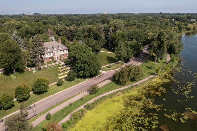 2740 W Lake Of The Isles Parkway, Minneapolis, MN 55416