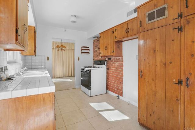 1003 MANCHESTER, National City, CA 91950
