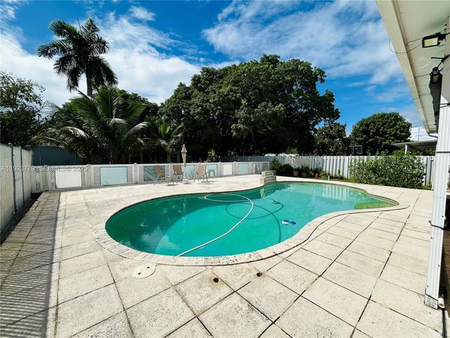 16050 NW 45th Ave, Miami Gardens, FL 33054