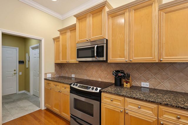 6109 KINGBIRD MANOR DRIVE, Lithia, FL 33547