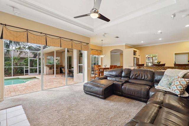 6109 KINGBIRD MANOR DRIVE, Lithia, FL 33547