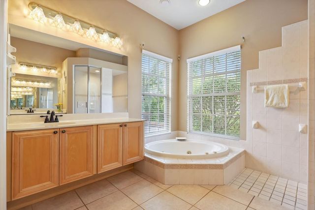 6109 KINGBIRD MANOR DRIVE, Lithia, FL 33547