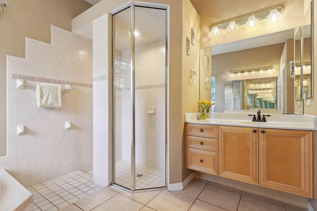 6109 KINGBIRD MANOR DRIVE, Lithia, FL 33547