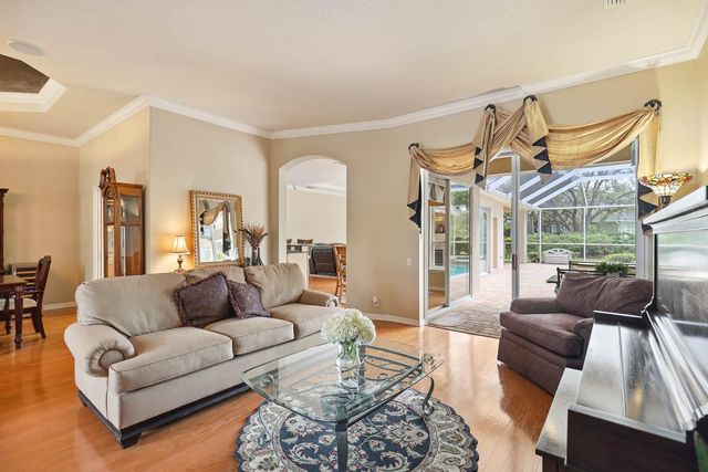 6109 KINGBIRD MANOR DRIVE, Lithia, FL 33547