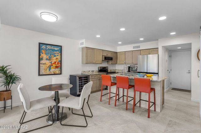 4045 E Via Del Mirlillo, Tucson, AZ 85718