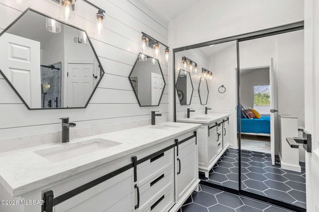 4045 E Via Del Mirlillo, Tucson, AZ 85718