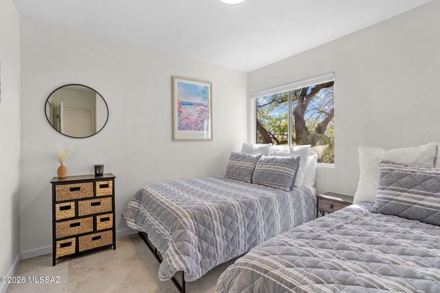 4045 E Via Del Mirlillo, Tucson, AZ 85718