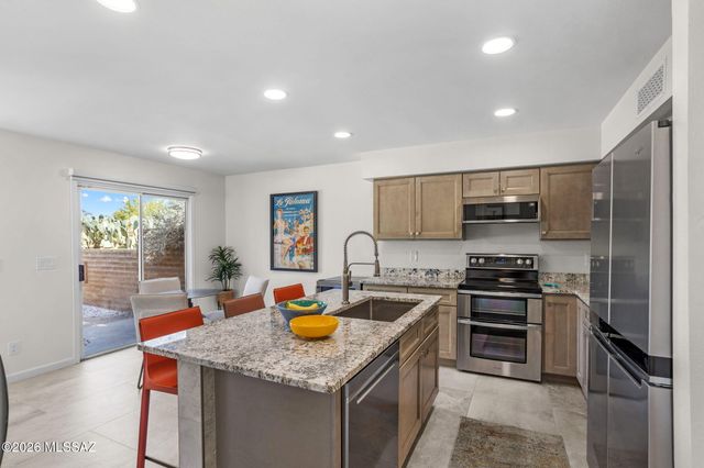 4045 E Via Del Mirlillo, Tucson, AZ 85718