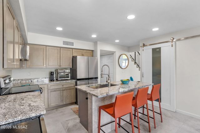 4045 E Via Del Mirlillo, Tucson, AZ 85718