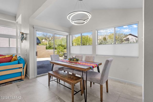 4045 E Via Del Mirlillo, Tucson, AZ 85718