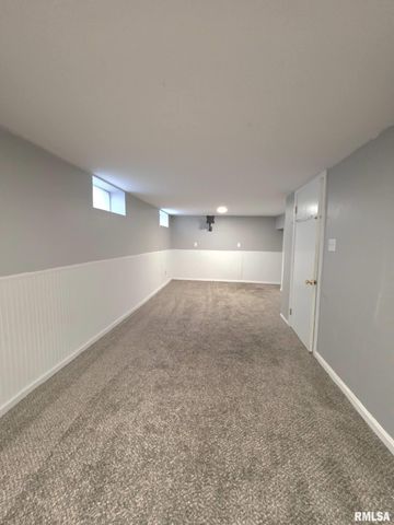 436 E HICKORY Grove, Quincy, IL 62305