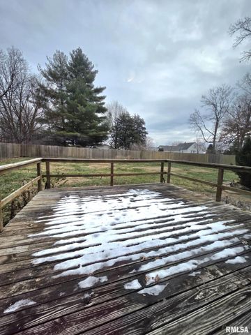 436 E HICKORY Grove, Quincy, IL 62305