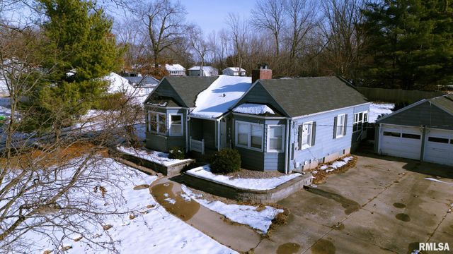 436 E HICKORY Grove, Quincy, IL 62305