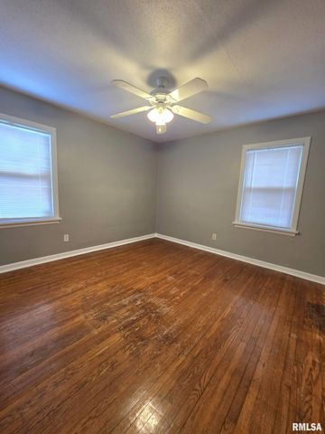 436 E HICKORY Grove, Quincy, IL 62305