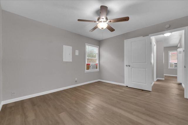 5528 Rickenbacker Place, Fort Worth, TX 76112