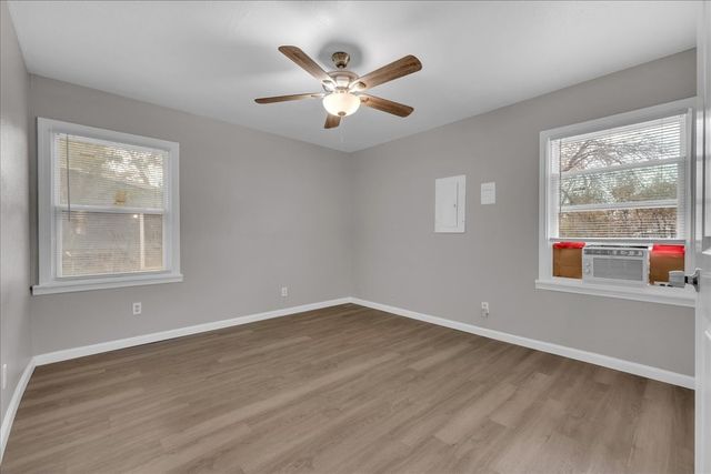 5528 Rickenbacker Place, Fort Worth, TX 76112