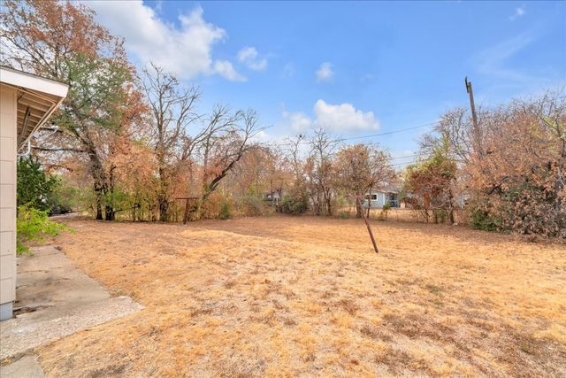 5528 Rickenbacker Place, Fort Worth, TX 76112