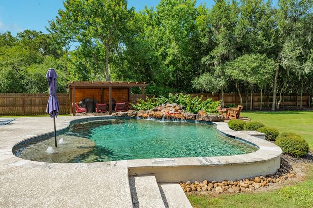1208 Bronco Trail, Angleton, TX 77515