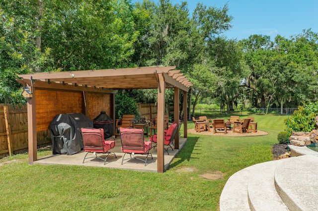 1208 Bronco Trail, Angleton, TX 77515