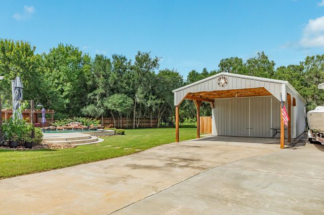1208 Bronco Trail, Angleton, TX 77515