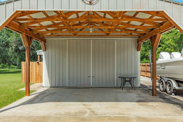 1208 Bronco Trail, Angleton, TX 77515