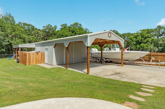 1208 Bronco Trail, Angleton, TX 77515