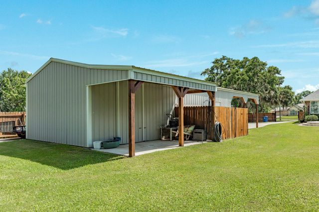 1208 Bronco Trail, Angleton, TX 77515