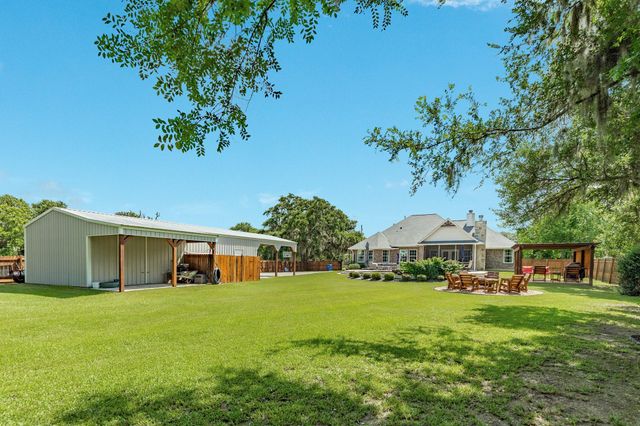 1208 Bronco Trail, Angleton, TX 77515